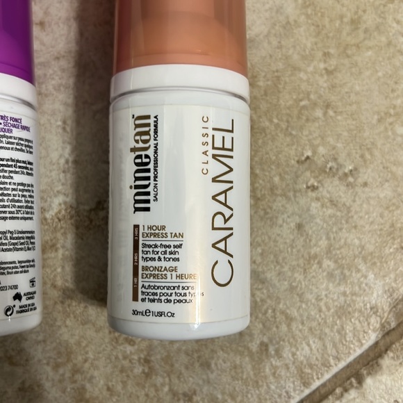 Minetan illuminating facial tan mist with mini tanning foams and mitt kit - Picture 4 of 5